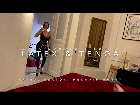 ❤️ Nwa nkịrịkọ na-acha uhie uhie yi uwe latex nke nnochi anya Anal video ❌️❤